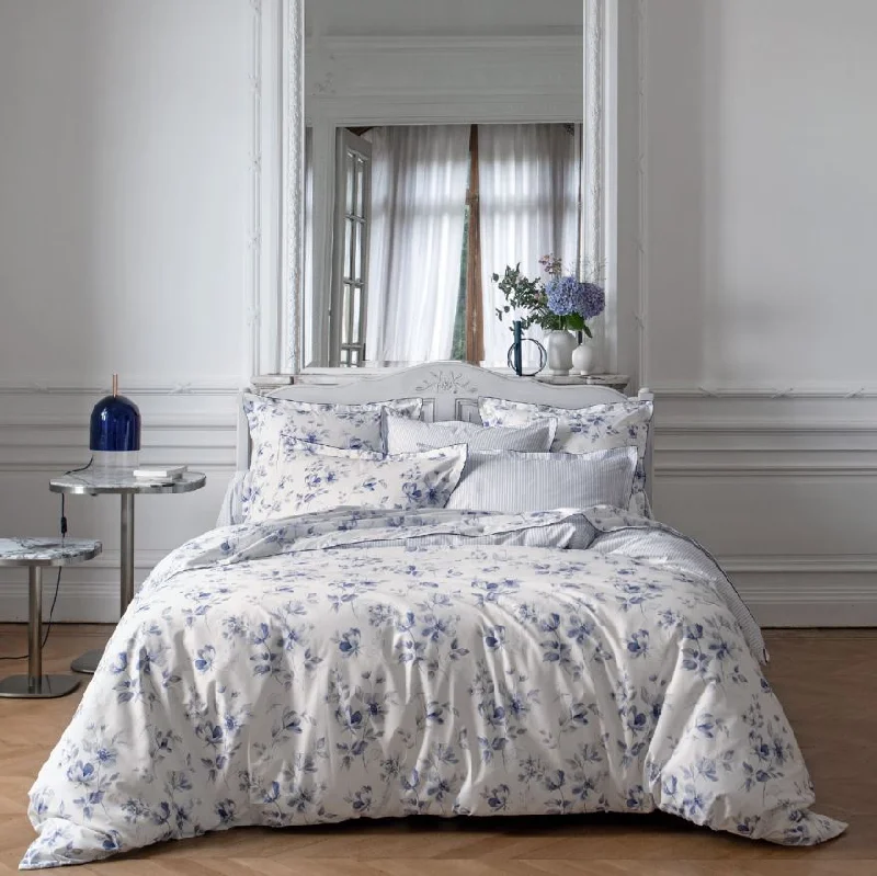 Linen duvet covers with a natural texture and breathabilityAnne de Solene Passe Present Duvet Cover