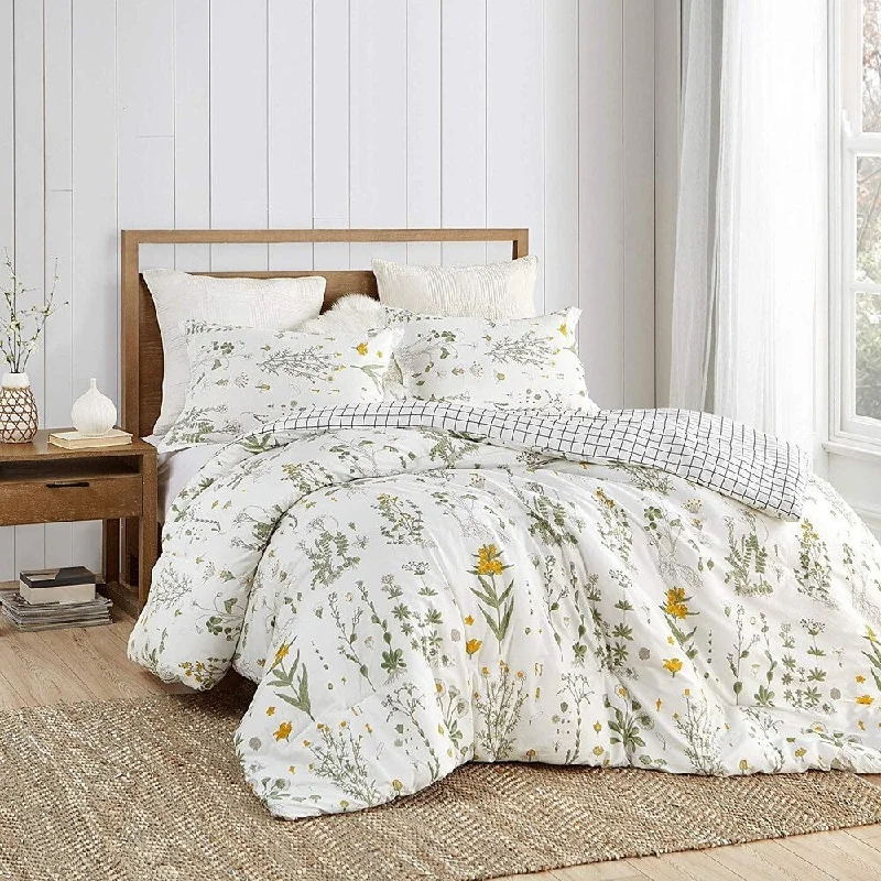 Wool - filled comforters with natural moisture - wicking and temperature - regulating featuresCountry Days Comforter - 100% Cotton