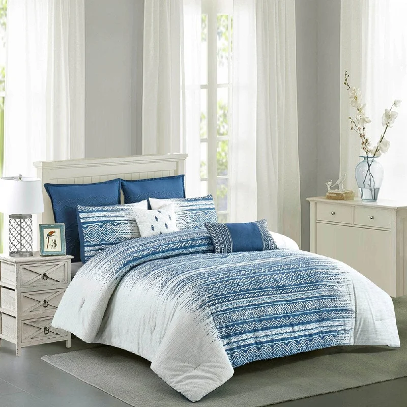 Duck down comforters with a softer feel and good warmth retentionDorian Cotton Printed Comforter Set in Blue