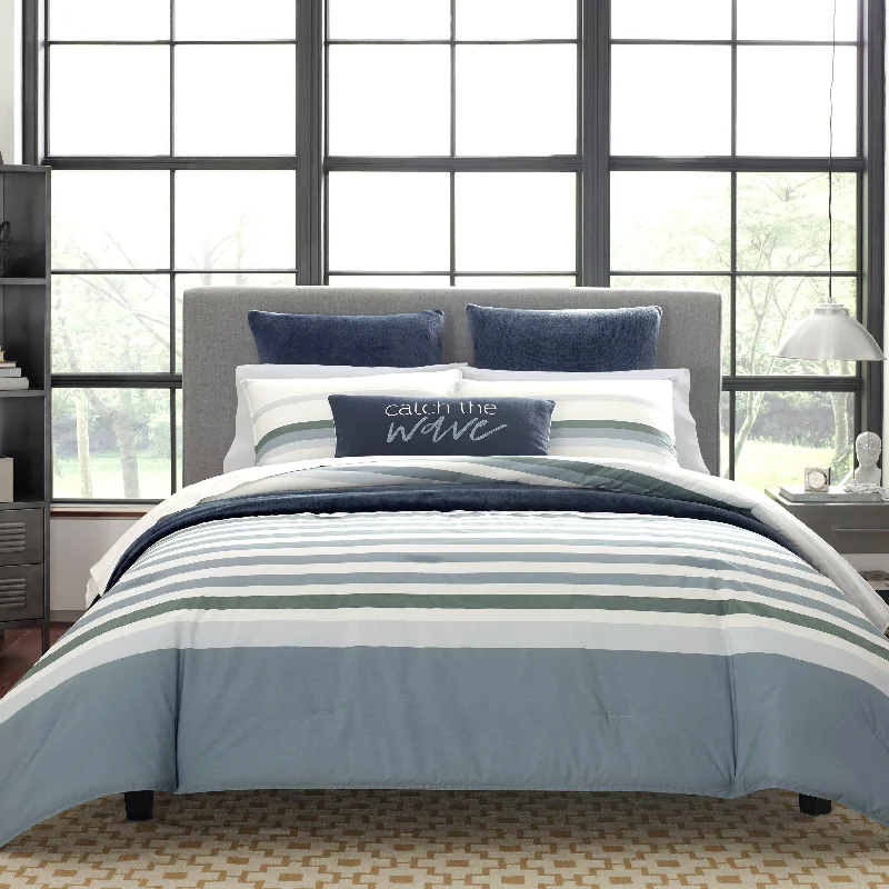 Silk - filled comforters for a luxurious and smooth touchNautica Lansier Comforter & Sham Set In Grey