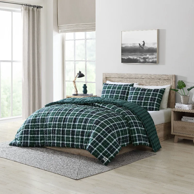 Latex - filled comforters with a bouncy texture and good supportNautica Northsail Plaid Navy Full/Queen Reversible Duvet Cover & Sham Set