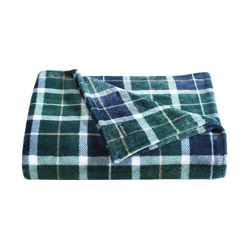 Down - filled comforters for supreme warmth and lightnessNautica Northsail Plaid Navy King Blanket